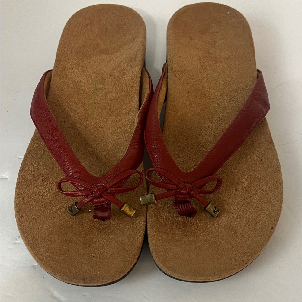 Vionic Red Leather Thong Strap  Women's Sandals sz 11